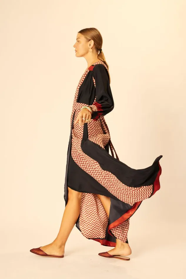 Natalie Martin KATE LONG SLEEVE MAXI Block Zigzag Noire Shop Dresses