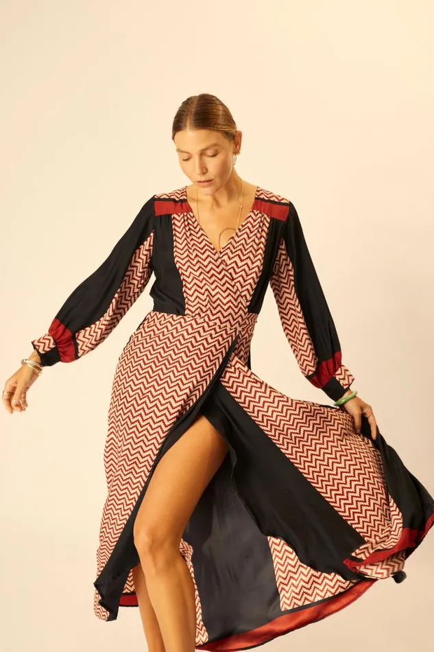 Natalie Martin KATE LONG SLEEVE MAXI Block Zigzag Noire Shop Dresses