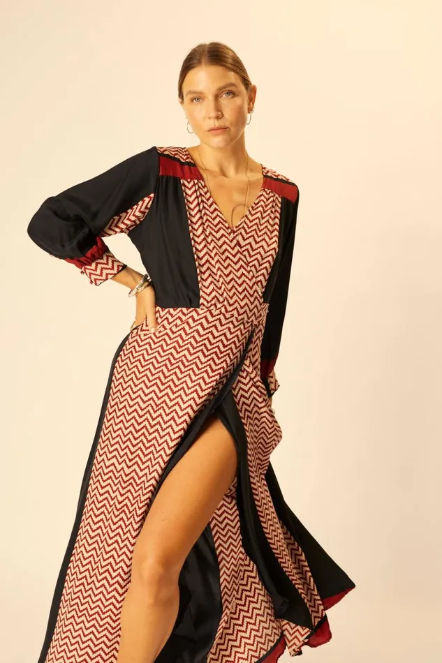 Natalie Martin KATE LONG SLEEVE MAXI Block Zigzag Noire Shop Dresses