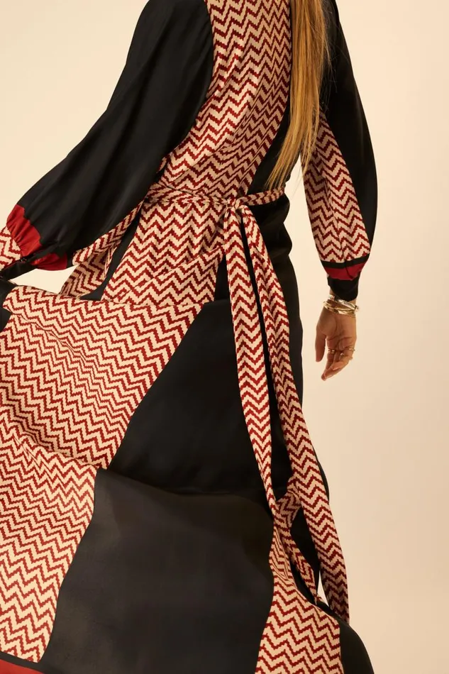 Natalie Martin KATE LONG SLEEVE MAXI Block Zigzag Noire Shop Dresses