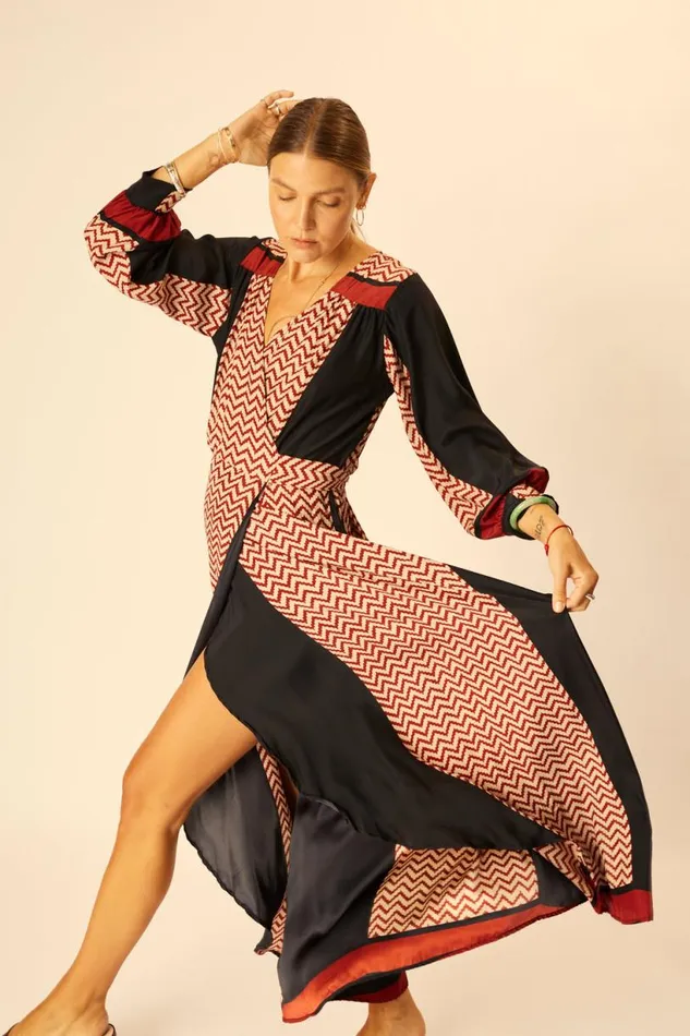 Natalie Martin KATE LONG SLEEVE MAXI Block Zigzag Noire Shop Dresses