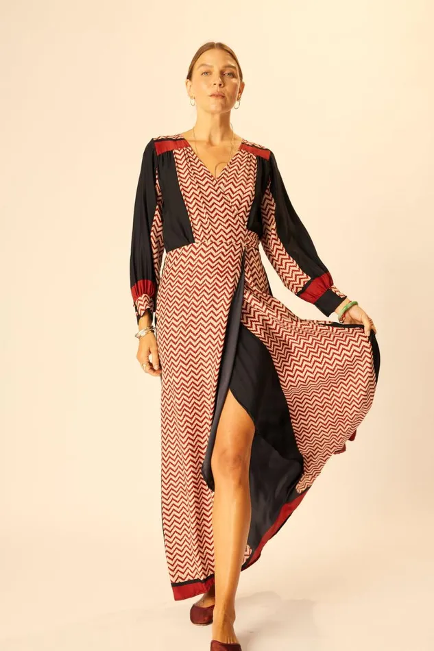 Natalie Martin KATE LONG SLEEVE MAXI Block Zigzag Noire Shop Dresses