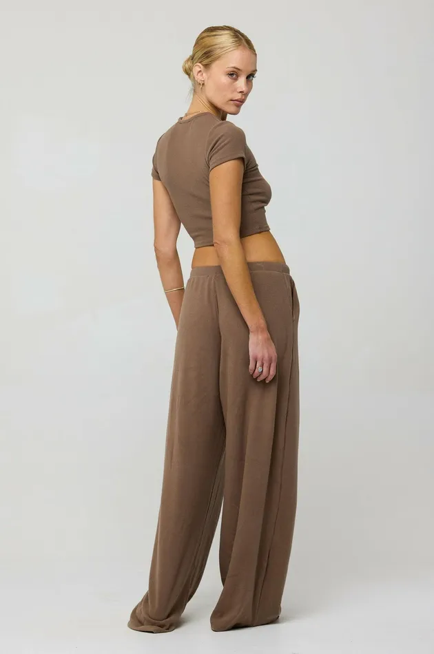 RESA Baby Tee Rib In Chai Women Lounge