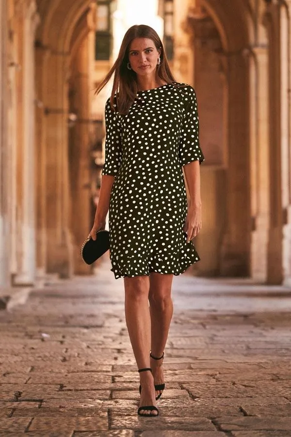 Sosandar Dresses Women Black and White Spot Print Ruffle Hem Shift Dress Black White Sosandar Dresses Women Black and White Spot Print Ruffle Hem Shift Dress Black White