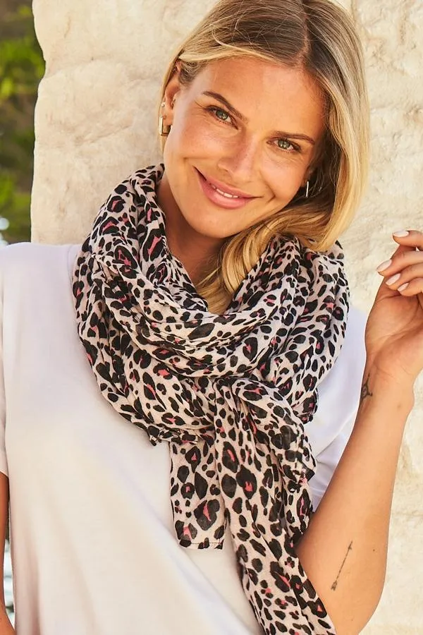 Sosandar Hats Scarves and Gloves Women Pink Leopard Print Scarf