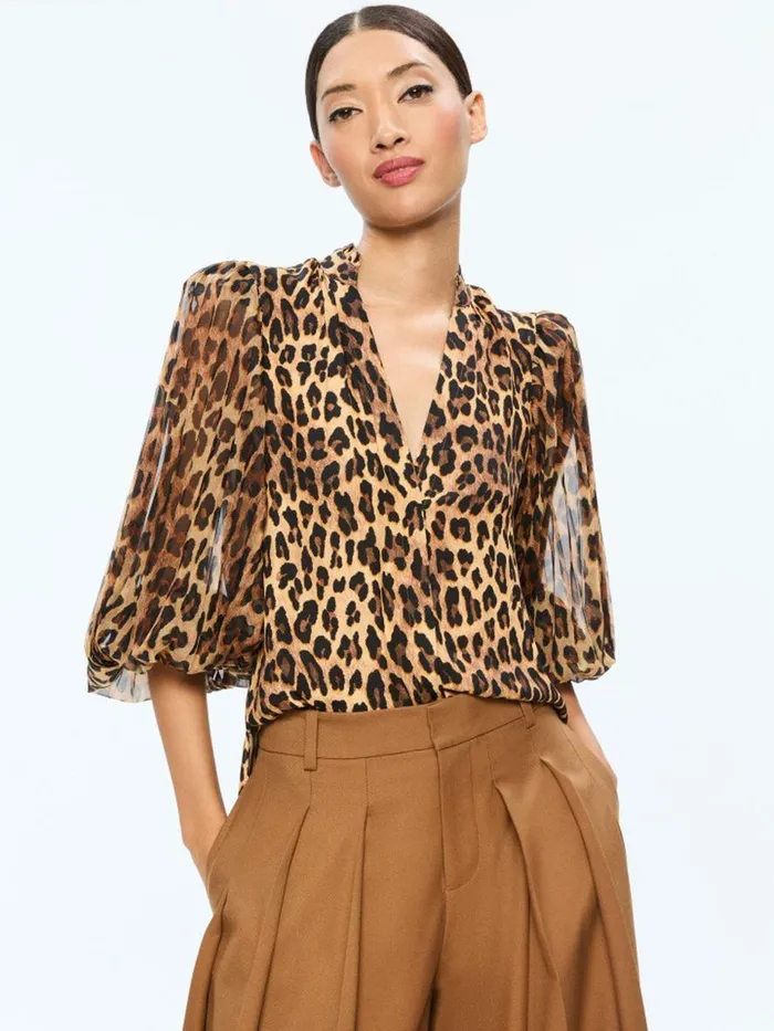 Tops Women Alice Olivia ILAN BUTTON FRONT BLOUSE Spotted Leopard Dark Tan