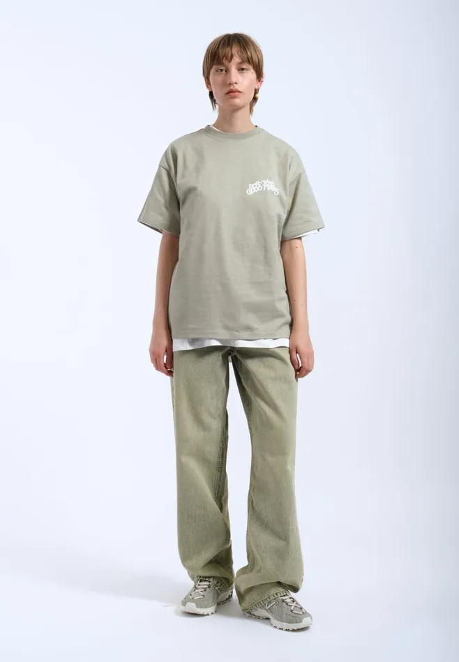 Trooper Tee 8211 Seagrass The Good Times Seagrass The Good Times Men Dr Denim Tees and Longsleeves