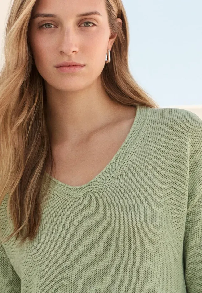 Women Curved Vneck Sweater Pale Leaf Poetry Fashion Sweaters