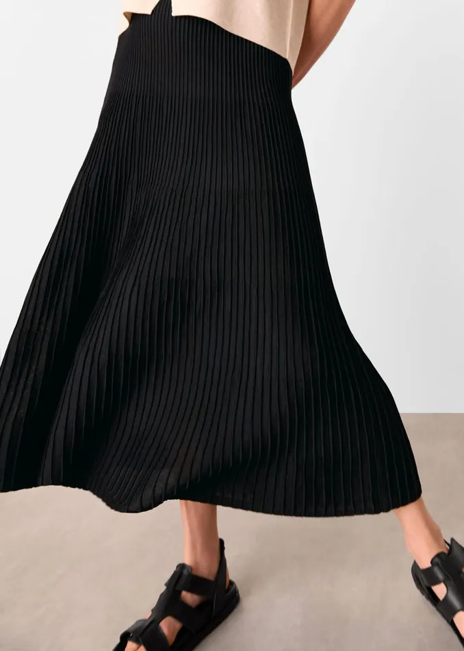 Women Skirts Whistles Black Knitted Pleated Skirt